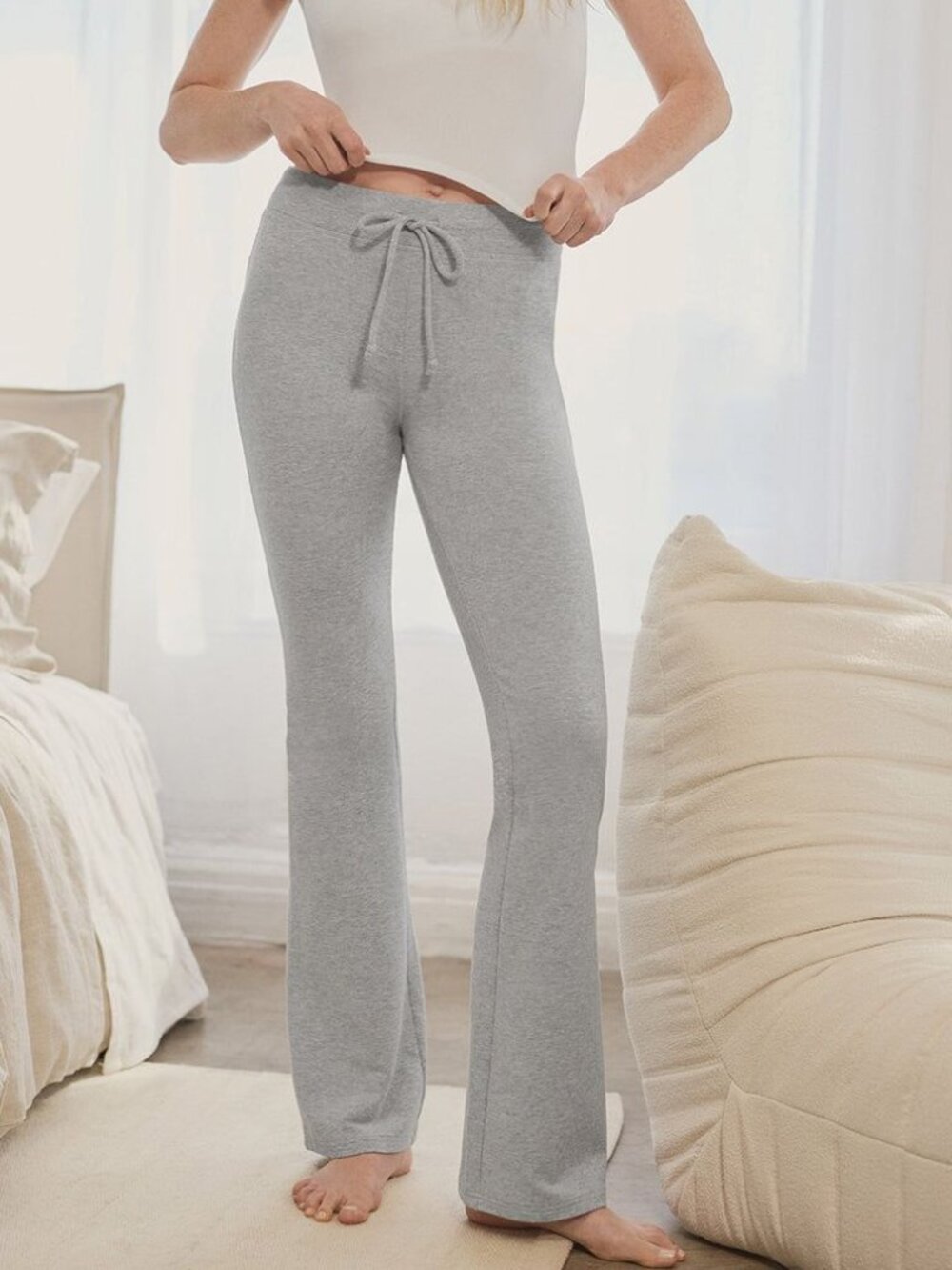 NWT Alo Sway Bootcut Sweatpant Heather Grey Women's Leg-Lengthening Sweatpantsโจ